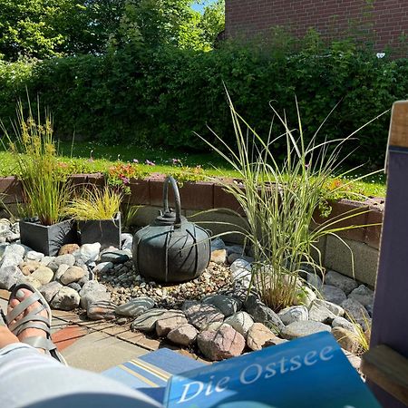 Segelund: Tranquil Seaside Retreat with Garden Terrace Apartment Schonhagen  Exterior photo