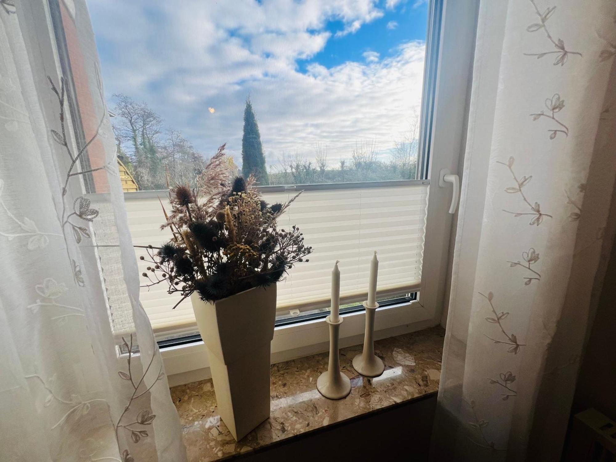 Segelund: Tranquil Seaside Retreat with Garden Terrace Apartment Schonhagen  Exterior photo